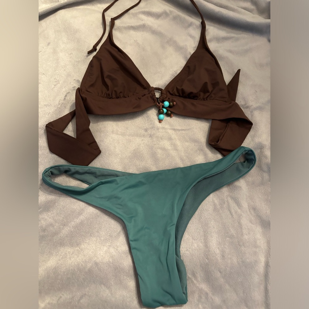 Bikini - Picture 4 of 7